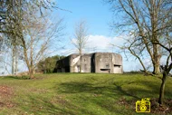 Blockhaus voor twee 25mm anti-tankkanonnen en twee 8mm Hotchkissmitrailleurs (Mont de la Justice)